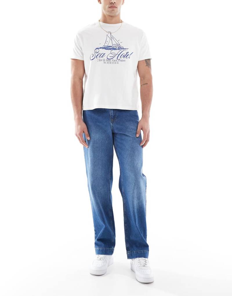 ASOS DESIGN - Weite Jeans in verwaschenem Mittelblau mit Band von ASOS DESIGN