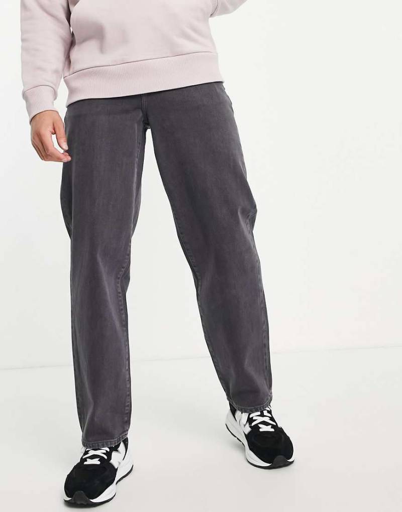 ASOS DESIGN - Weite Jeans in verwaschenem Schwarz - BLACK von ASOS DESIGN