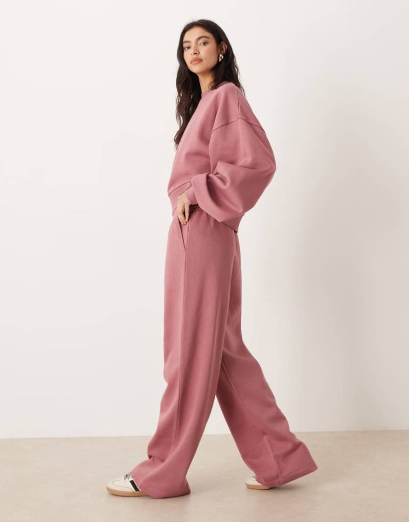 ASOS DESIGN - Weite Jogginghose in Rosé mit weicher Innenseite-Rosa von ASOS DESIGN