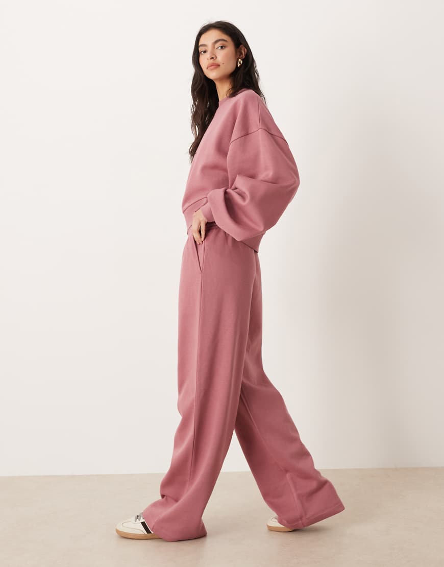 ASOS DESIGN - Weite Jogginghose in Rosé mit weicher Innenseite-Rosa von ASOS DESIGN