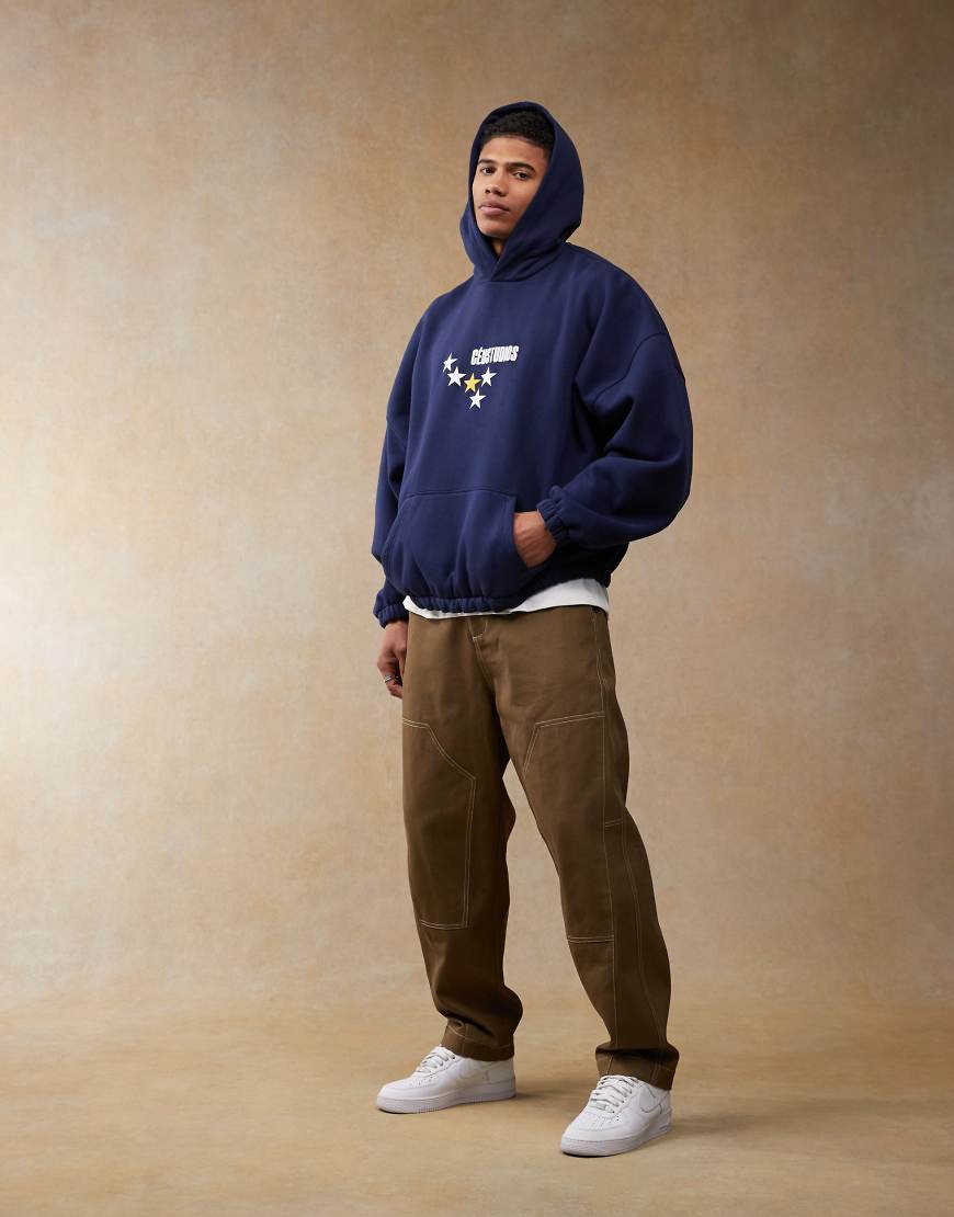 ASOS DESIGN - Weite Oversize-Hose in Braun mit Carpenter-Details ASOS DESIGN - Weite Oversize-Hose in Braun mit Carpenter-Details von ASOS DESIGN