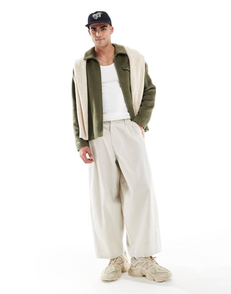 ASOS DESIGN - Weite Oversize-Chinohose in Steingrau-Neutral von ASOS DESIGN