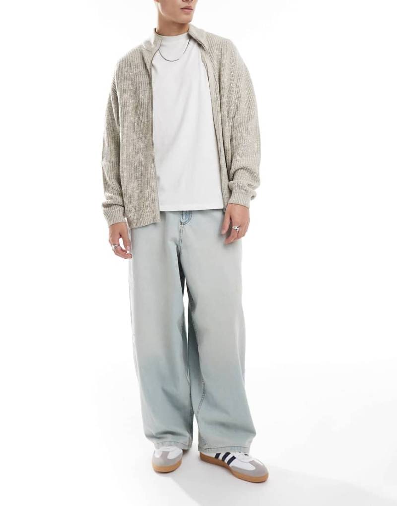 ASOS DESIGN - Weite Oversize-Jeans in heller Waschung-Blau von ASOS DESIGN