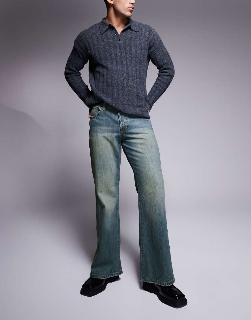 ASOS DESIGN - Weite Schlagjeans in mittelblauer Waschung mit Nahtdetail ASOS DESIGN - Weite Schlagjeans in mittelblauer Waschung mit Nahtdetail von ASOS DESIGN