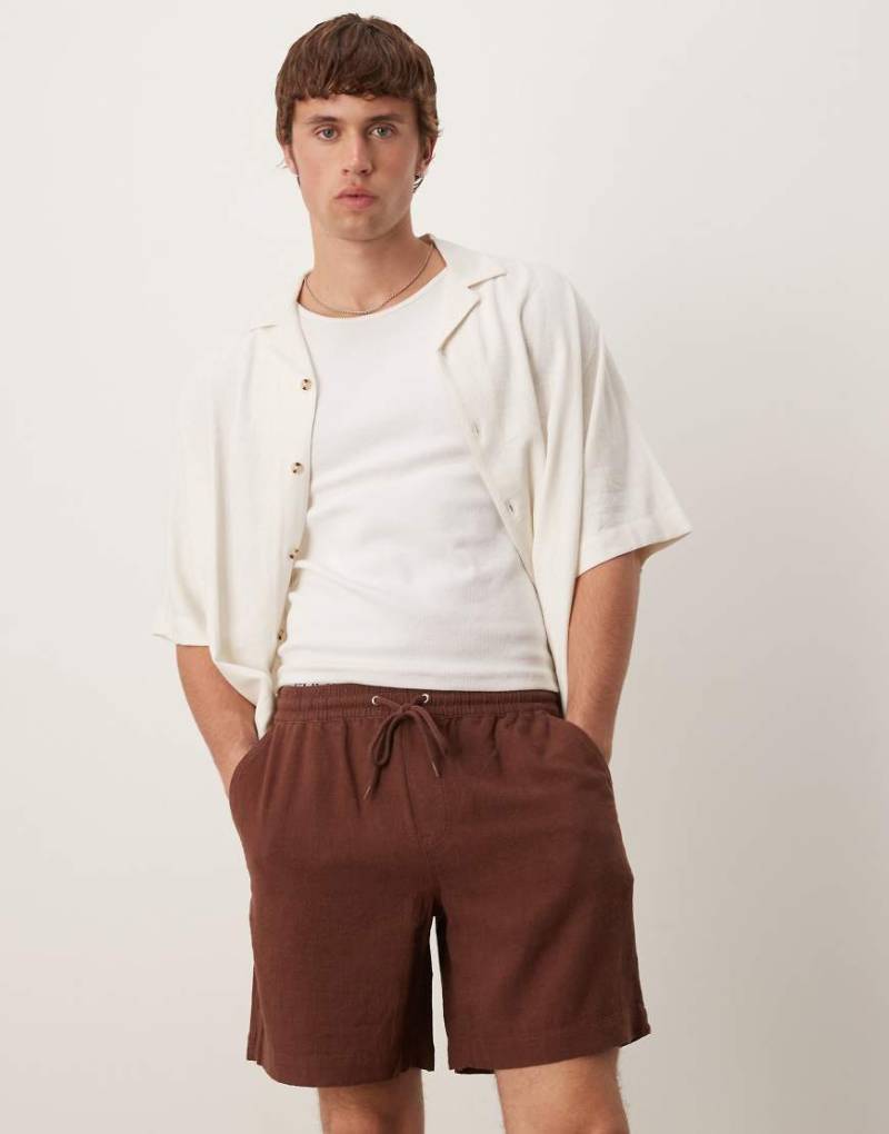 ASOS DESIGN - Weite Shorts zum Reinschlüpfen mit hohem Leinenanteil in Braun von ASOS DESIGN