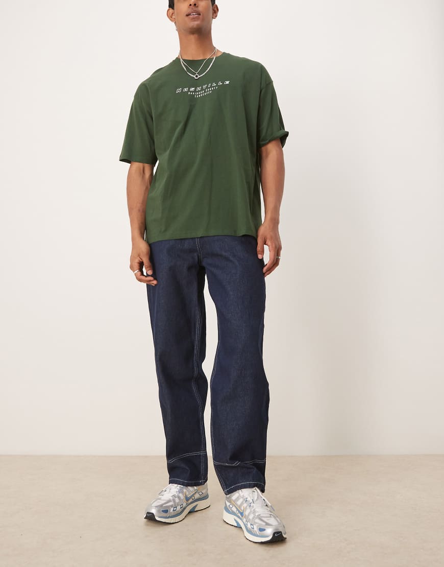 ASOS DESIGN - Weite Skater-Jeans in Rinse-Waschung mit Kontrastnaht-Blau von ASOS DESIGN