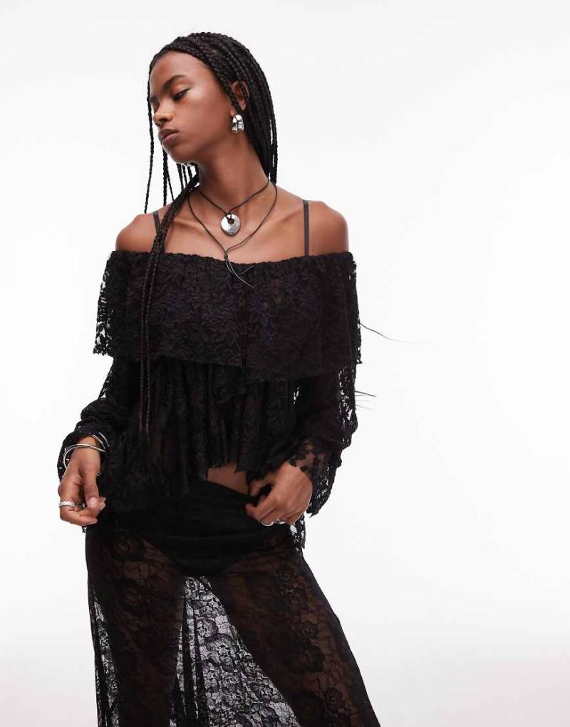 ASOS DESIGN - Weite Spitzen-Bluse in Schwarz mit Rüschendetail von ASOS DESIGN