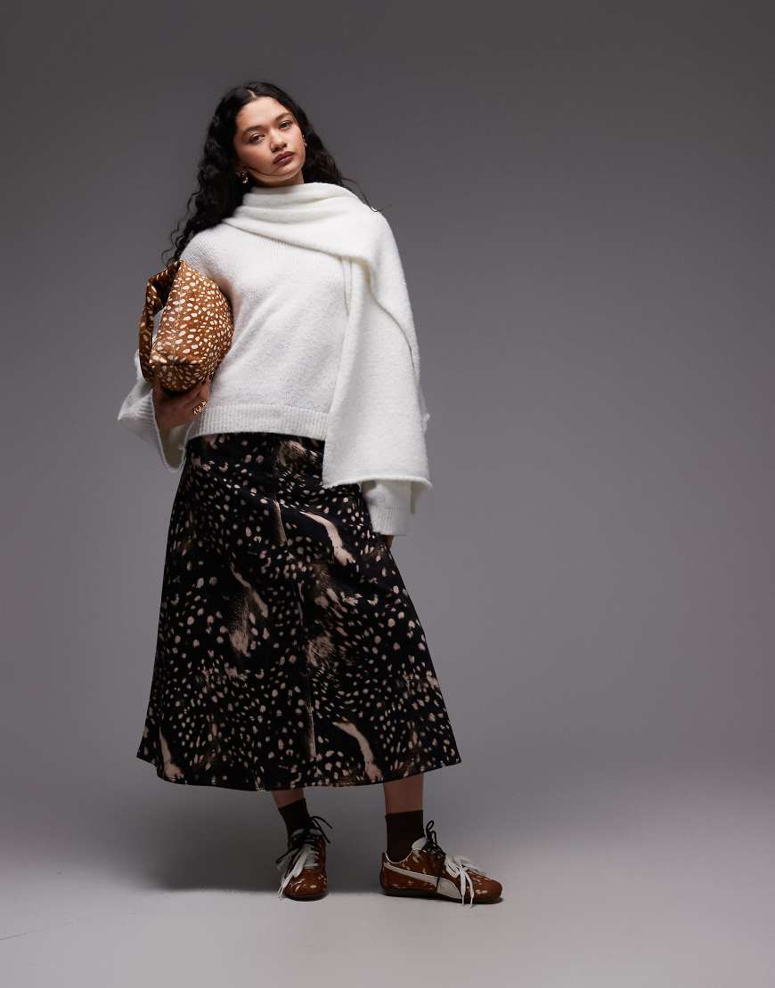 ASOS DESIGN - Weiter Jeansrock mit Animalprint-Bunt von ASOS DESIGN