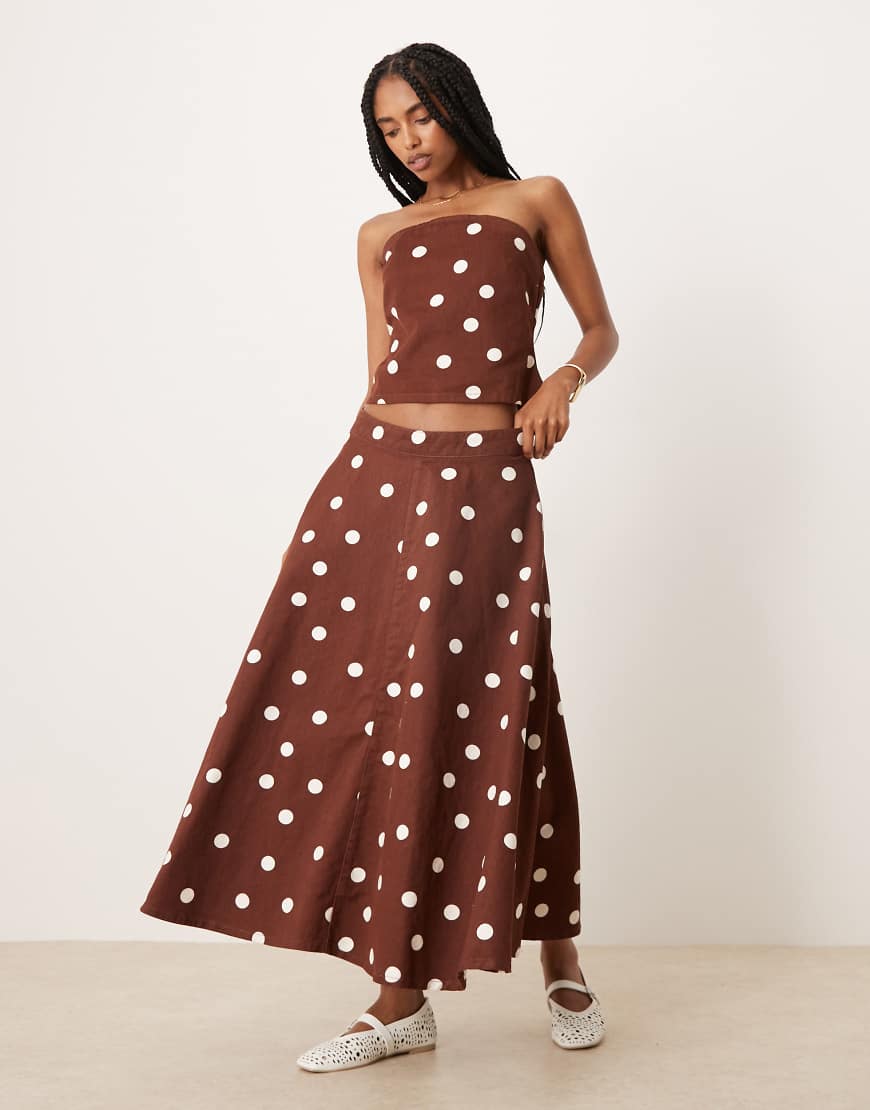 ASOS DESIGN - Weiter Rock aus Denim in gepunktetem Braun von ASOS DESIGN