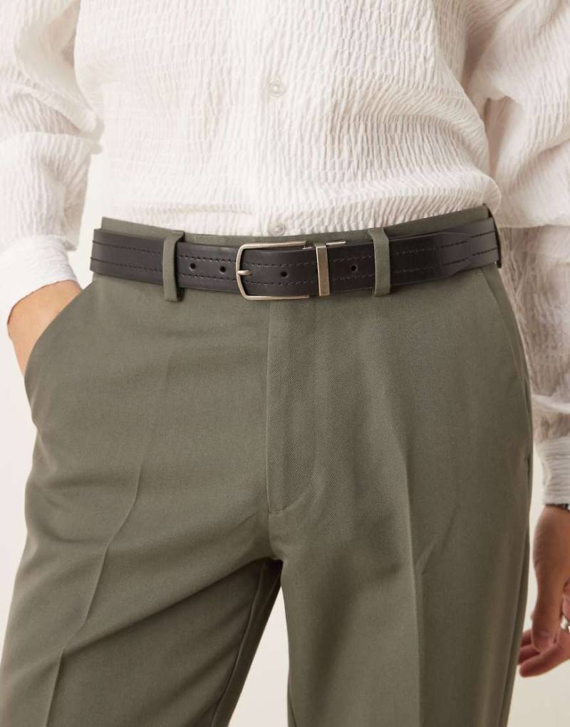 ASOS DESIGN - Wendbarer Ledergürtel in Braun und Schwarz mit polierter Schnalle in Silber von ASOS DESIGN