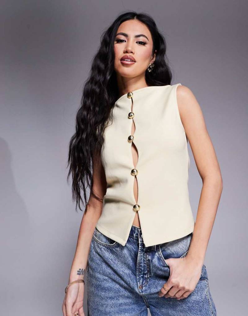ASOS DESIGN - Weste aus Interlock-Jersey in Buttermilchgelb mit goldenen Metalldetails, Kombiteil von ASOS DESIGN