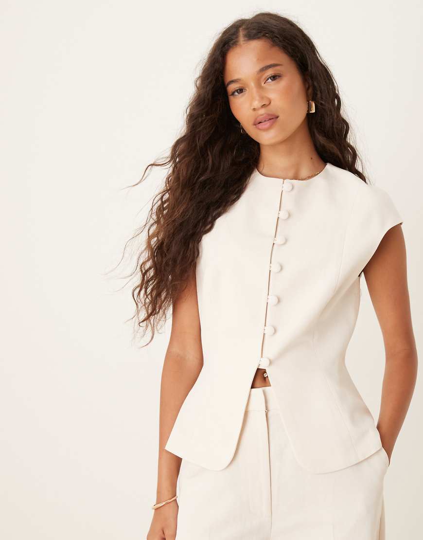 ASOS DESIGN - Weste aus Leinenmix in Elfenbeinweiß mit Kappärmeln von ASOS DESIGN