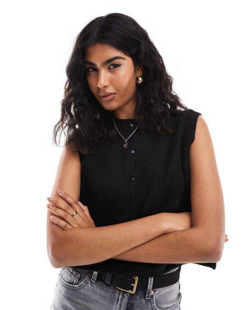 ASOS DESIGN - Weste aus flauschigem Strick in Schwarz von ASOS DESIGN