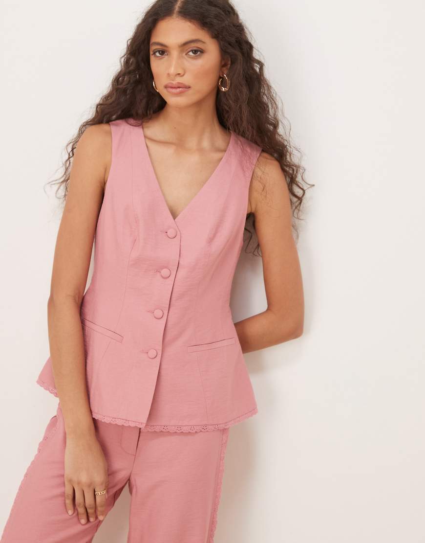 ASOS DESIGN - Weste in Rosa mit Spitzenborte, Kombiteil ASOS DESIGN - Weste in Rosa mit Spitzenborte, Kombiteil von ASOS DESIGN