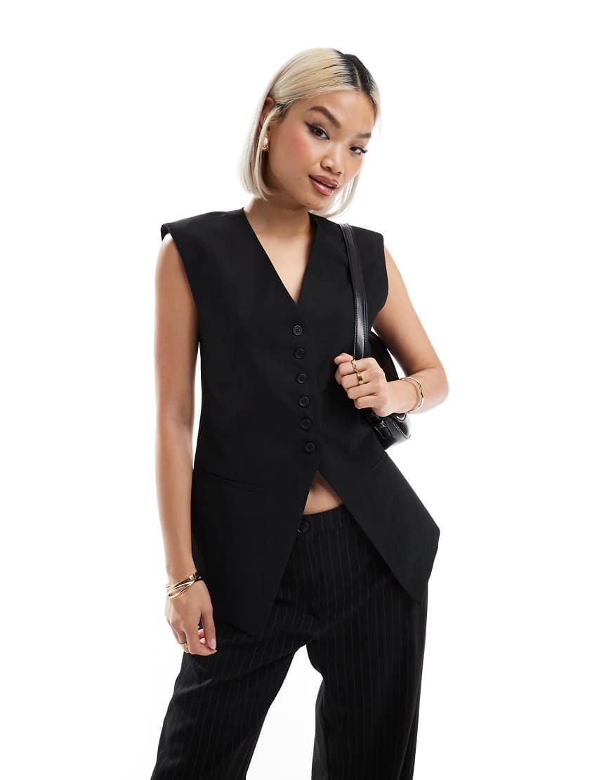 ASOS DESIGN - Weste in Schwarz mit Longline-Schnitt und akzentuierten Schultern von ASOS DESIGN