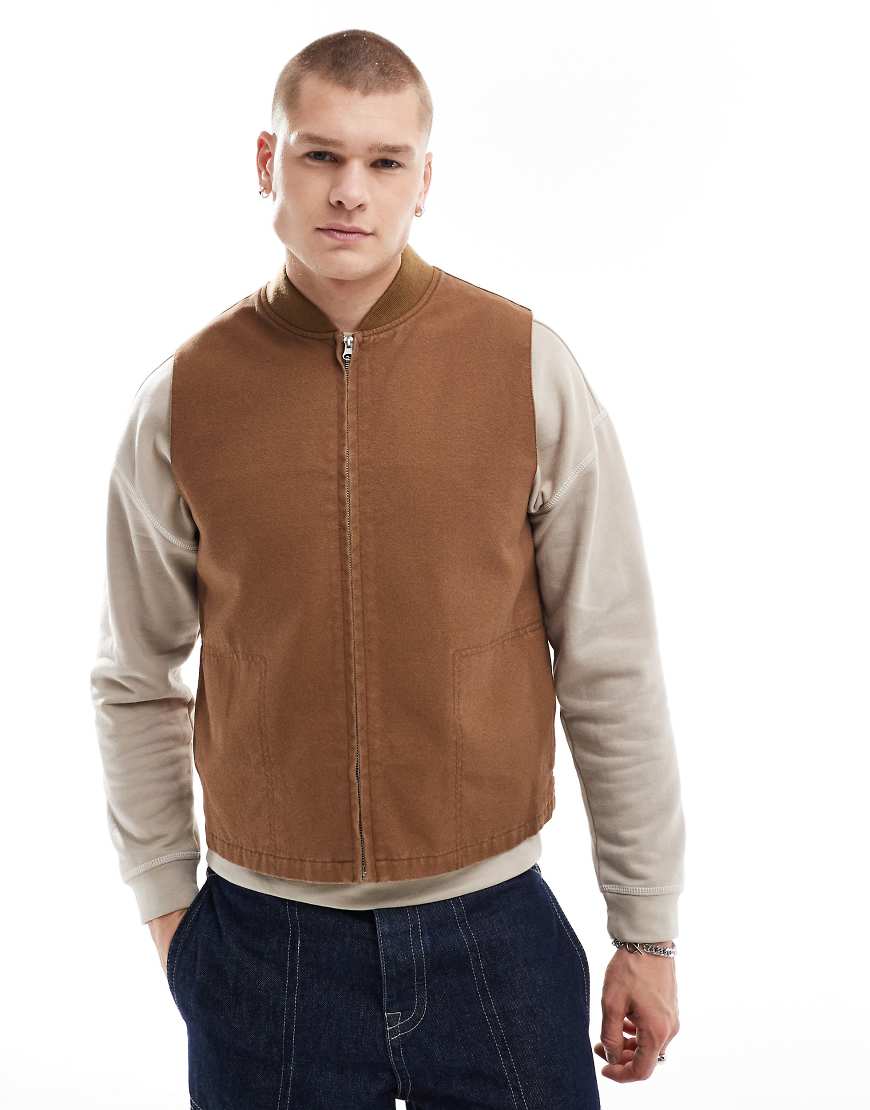 ASOS DESIGN - Weste in verwaschenem Hellbraun ASOS DESIGN - Weste in verwaschenem Hellbraun von ASOS DESIGN