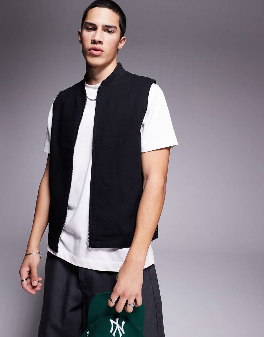ASOS DESIGN - Weste in verwaschenem Schwarz ASOS DESIGN - Weste in verwaschenem Schwarz von ASOS DESIGN