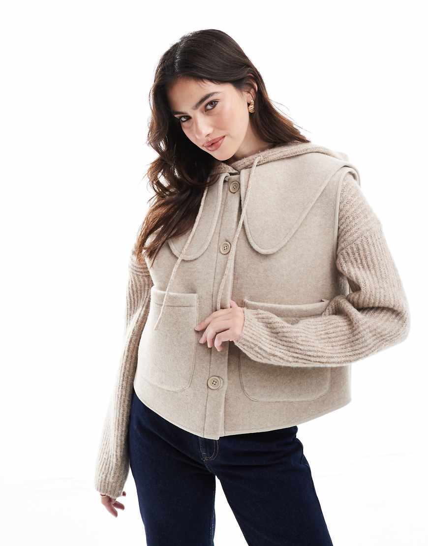 ASOS DESIGN - Weste mit Knopfleiste und Bubikragen-Neutral von ASOS DESIGN