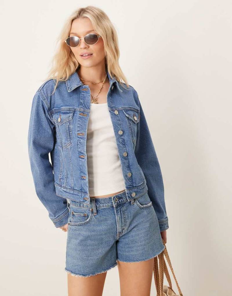 ASOS DESIGN - Western-Jeansjacke in mittelblauer Waschung von ASOS DESIGN
