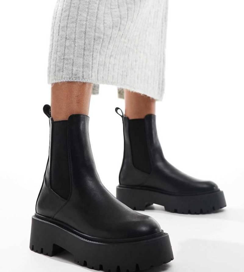 ASOS DESIGN Wide Fit - Amy- Chelsea-Stiefel in Schwarz mit dicker Sohle, weite Passform von ASOS DESIGN Wide Fit