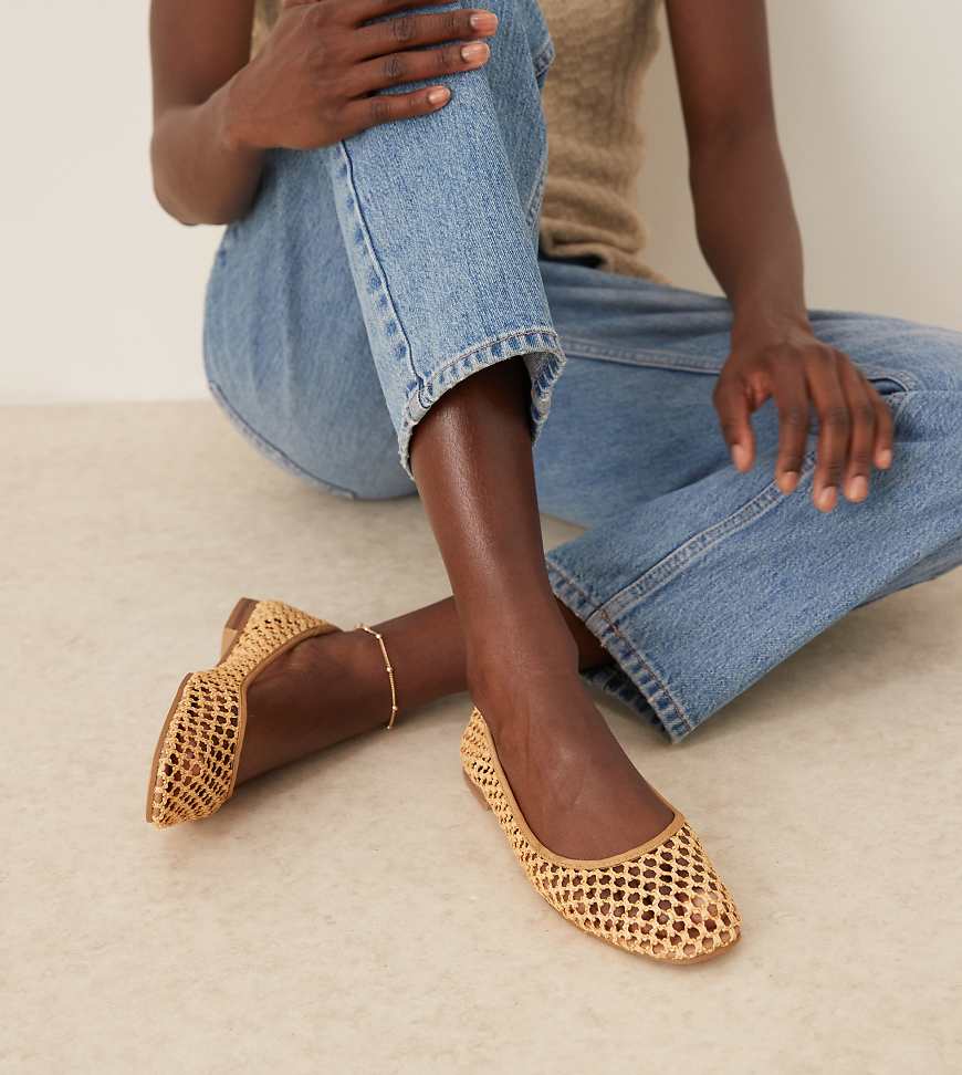 ASOS DESIGN Wide Fit - Lagoon - Gewebte Ballerinas in Natur, weite Passform-Neutral von ASOS DESIGN Wide Fit