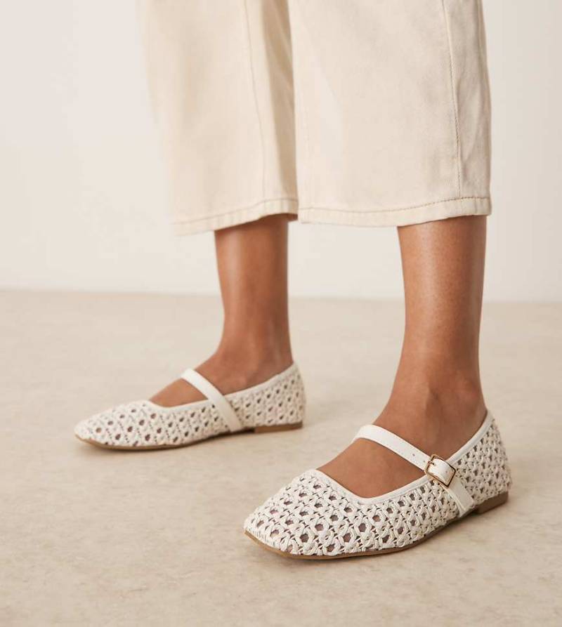 ASOS DESIGN Wide Fit - Lottie - Mary-Jane-Ballerinas mit gewebtem Obermaterial in Wollweiß, weite Passform von ASOS DESIGN Wide Fit