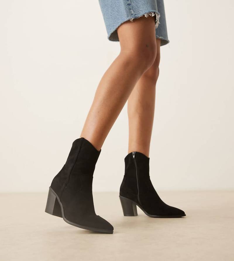 ASOS DESIGN Wide Fit - Rational - Cowboystiefel in Schwarz mit Absatz, in weiter Passform von ASOS DESIGN Wide Fit