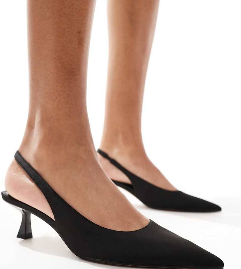 ASOS DESIGN Wide Fit - Stroll - Schuhe in Schwarz mit Fersenriemen und Kitten-Absatz von ASOS DESIGN