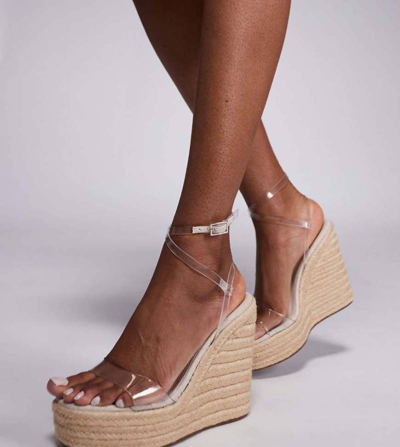 ASOS DESIGN Wide Fit - Tamika - Transparente Espadrilles mit Keilabsatz, weite Passform von ASOS DESIGN Wide Fit
