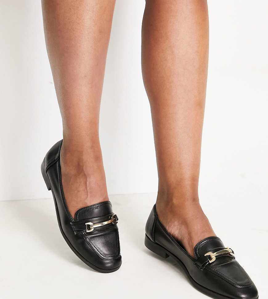 ASOS DESIGN Wide Fit - Verity - Flache Loafer in Schwarz mit Metallverzierung ASOS DESIGN Wide Fit - Verity - Flache Loafer in Schwarz mit Metallverzierung von ASOS DESIGN Wide Fit