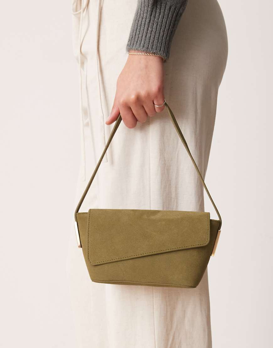ASOS DESIGN - Wildleder-Schultertasche in Khaki mit asymmetrischer Umschlagklappe und Metalldetail am Riemen-Grün von ASOS DESIGN