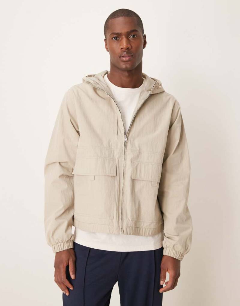 ASOS DESIGN - Windjacke in Steinbeige mit Kapuze-Neutral von ASOS DESIGN