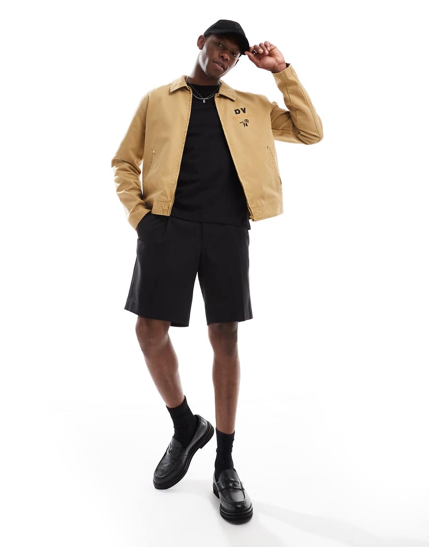 ASOS DESIGN - Worker-Jacke in Steinbeige mit Brust-Print-Neutral ASOS DESIGN - Worker-Jacke in Steinbeige mit Brust-Print-Neutral von ASOS DESIGN
