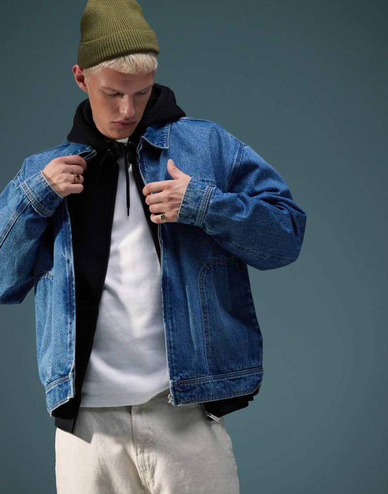 ASOS DESIGN - Worker-Jeansjacke in verwaschenem Mittelblau mit Oversize-Schnitt von ASOS DESIGN