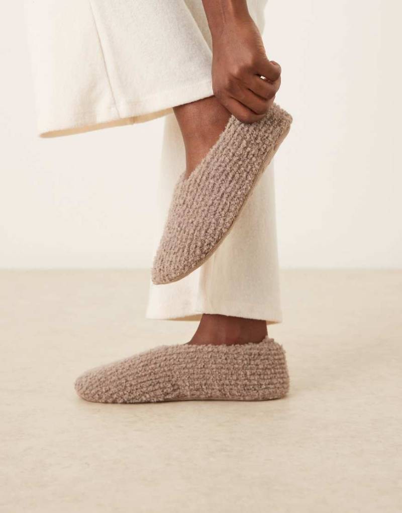 ASOS DESIGN - Zakki - Hausschuhe aus geripptem Teddyfell in Grau von ASOS DESIGN
