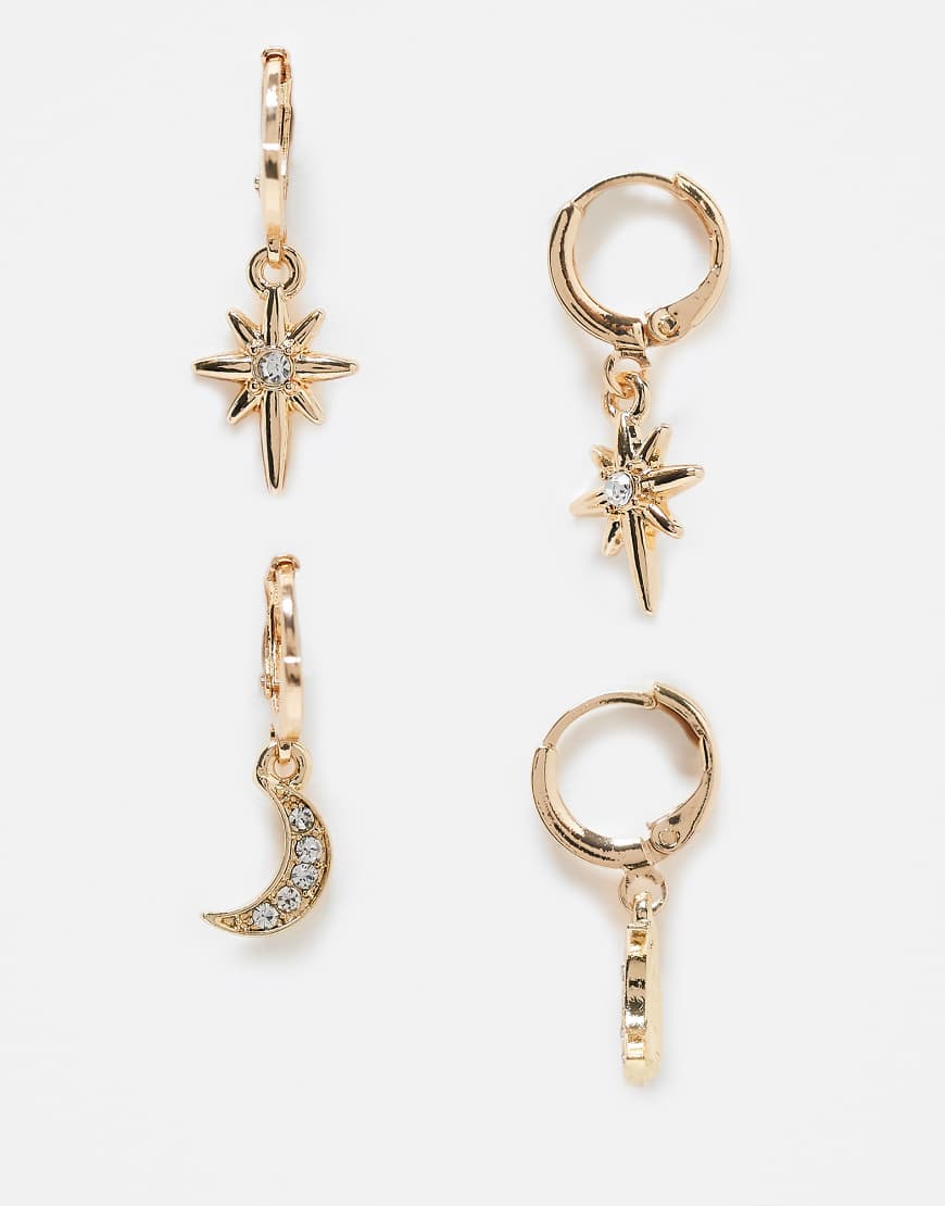 ASOS DESIGN - Zweierpack kleine Creolen in Goldoptik mit Himmelskörper-Anhängern-Goldfarben von ASOS DESIGN