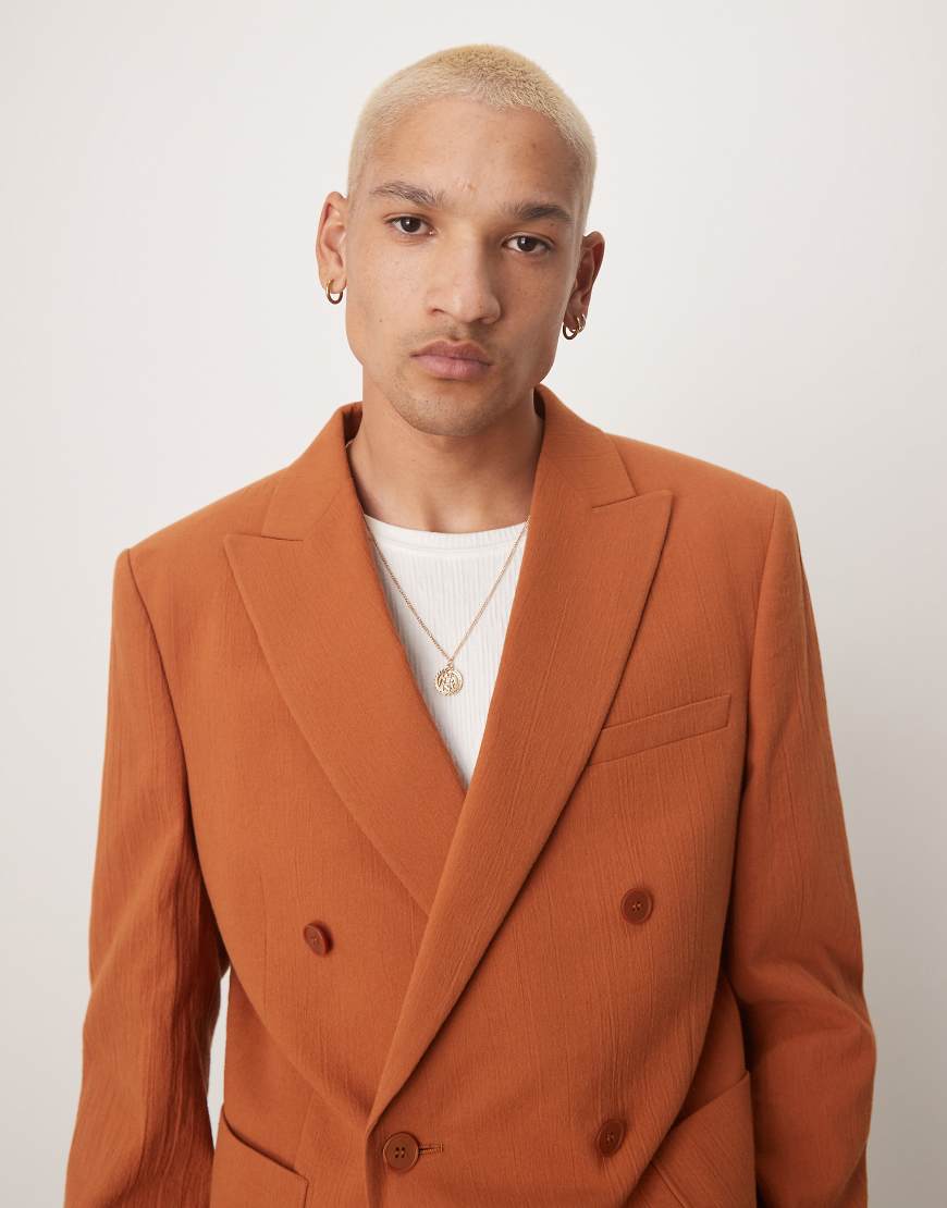 ASOS DESIGN - Zweireihige Anzugjacke in Rost mit Knitterstruktur und schmalem Schnitt-Rot von ASOS DESIGN