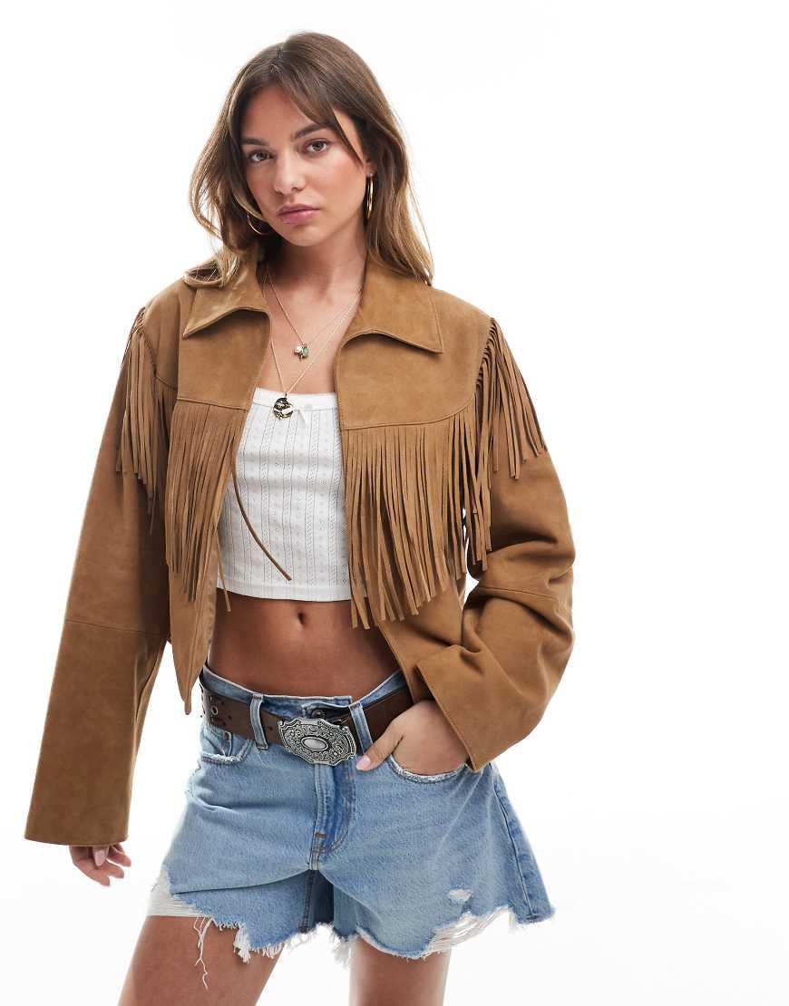 ASOS DESIGN - Zweireihige Jacke aus echtem Wildleder in Hellbraun mit Fransen von ASOS DESIGN