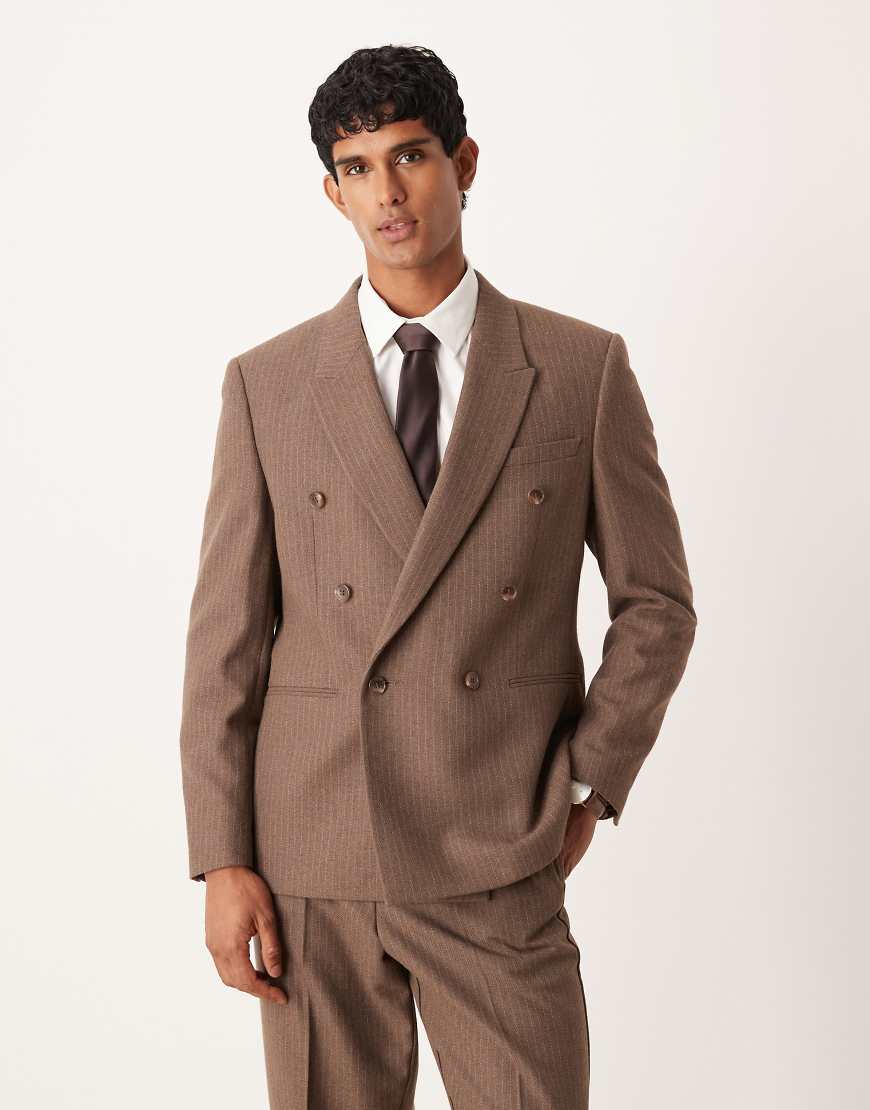 ASOS DESIGN - Zweireihige Regular-Fit-Anzugjacke in Braun mit Nadelstreifen und Wollanteil-Brown von ASOS DESIGN