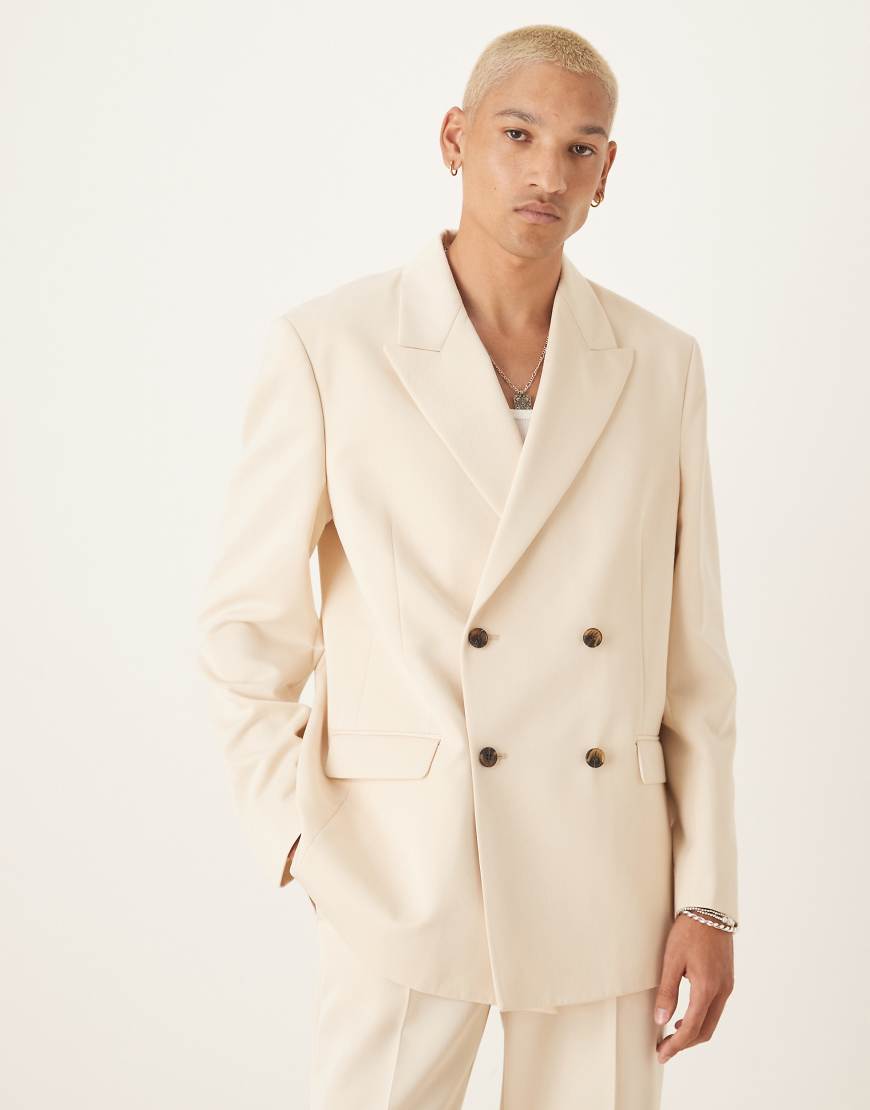 ASOS DESIGN - Zweireihige Relaxed-Fit-Anzugjacke in Ecru mit Baumwollanteil und kastiger Schulterpartie-Weiß ASOS DESIGN - Zweireihige Relaxed-Fit-Anzugjacke in Ecru mit Baumwollanteil und kastiger Schulterpartie-Weiß von ASOS DESIGN