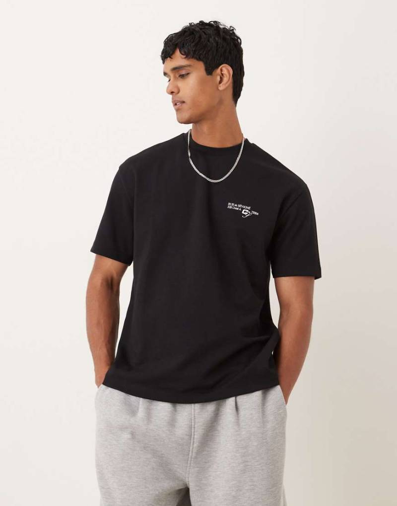 ASOS DESIGN - breatheMAX - Relaxed Fit T-Shirt aus schwerem Stoff in Schwarz mit Schriftzug-Print von ASOS DESIGN