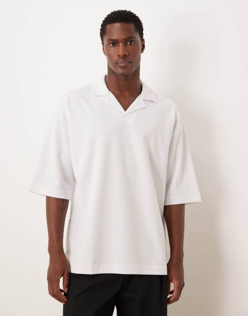 ASOS DESIGN - breatheMAX - Schweres Oversize-Polohemd aus Baumwollmix in Weiß mit Reverskragen und halblangen Ärmeln von ASOS DESIGN