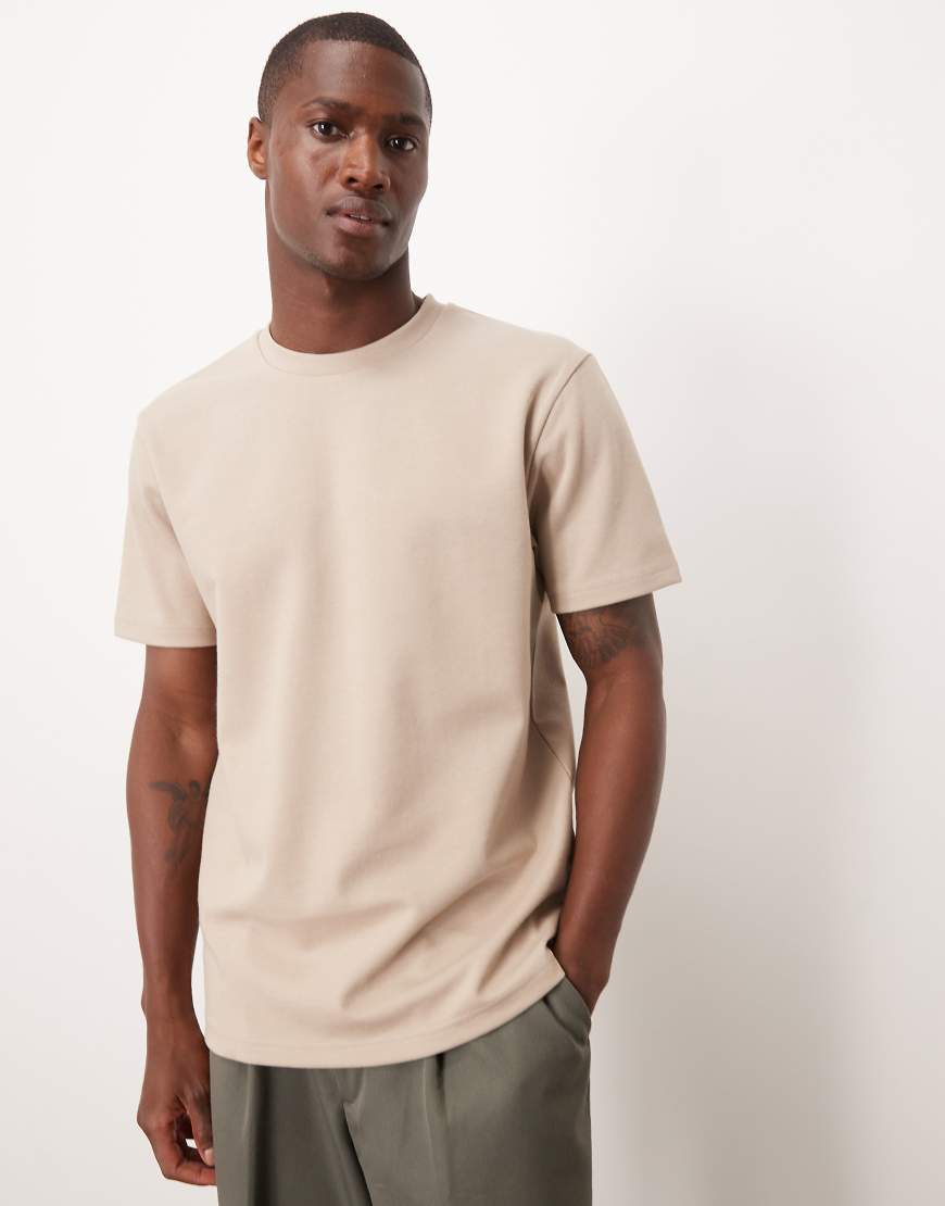 ASOS DESIGN - breatheMAX - T-Shirt aus schwerem Baumwollmix in Steinbeige mit Rundhalsausschnitt-Neutral von ASOS DESIGN