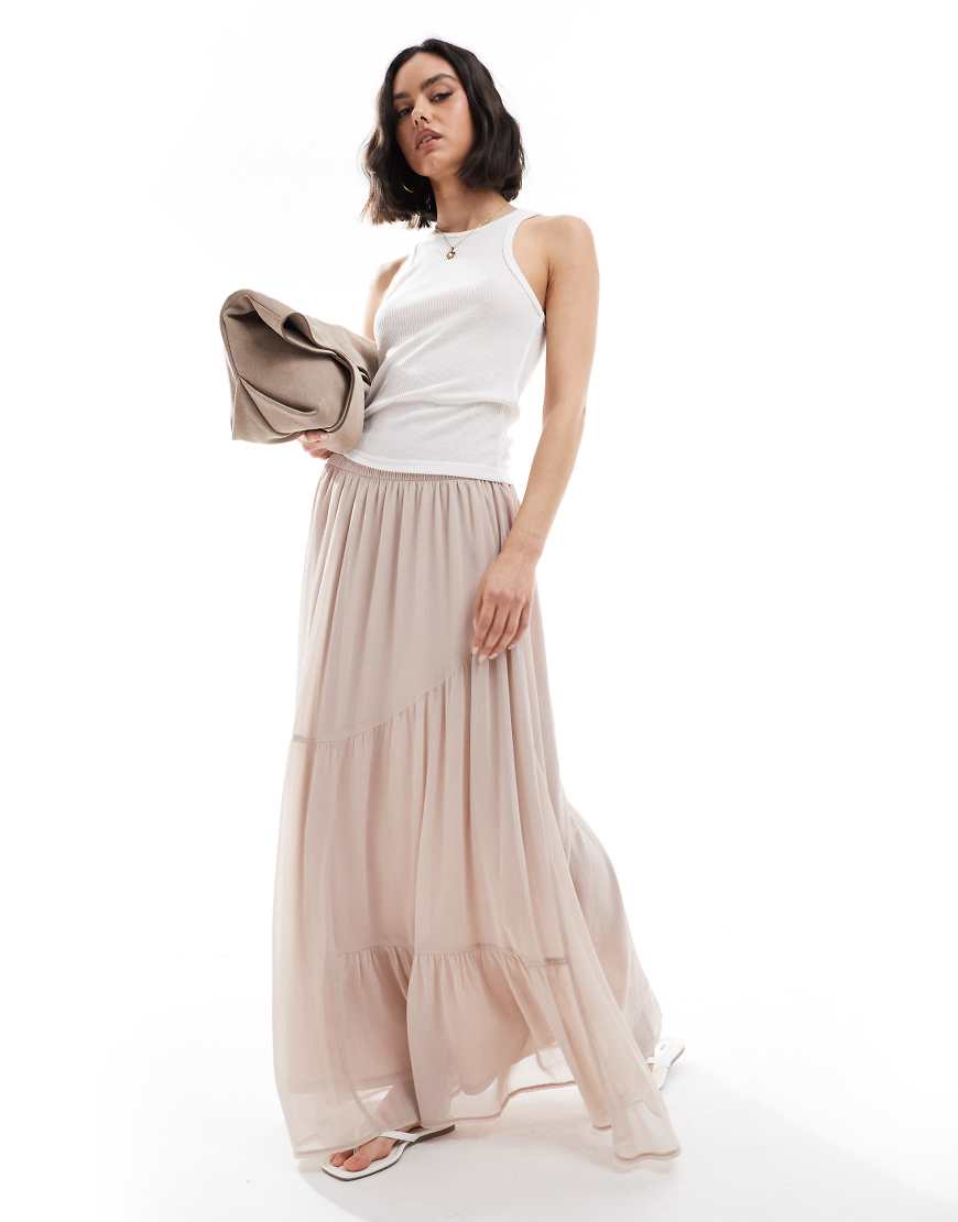 ASOS DESIGN floaty - Weicher, luftiger Boho-Maxirock in Cremeweiß ASOS DESIGN floaty - Weicher, luftiger Boho-Maxirock in Cremeweiß von ASOS DESIGN