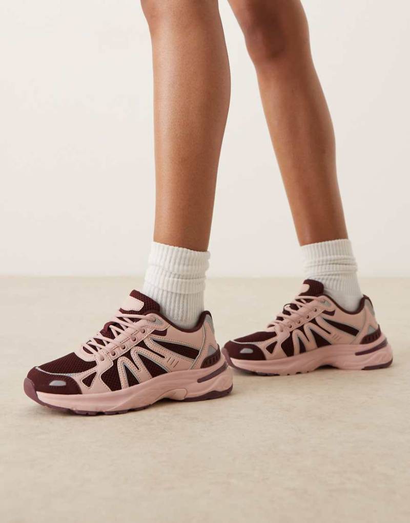 ASOS DESIGn - Divine - Sneaker zum Schnüren in Burgunderrot und Rosa-Bunt von ASOS DESIGN