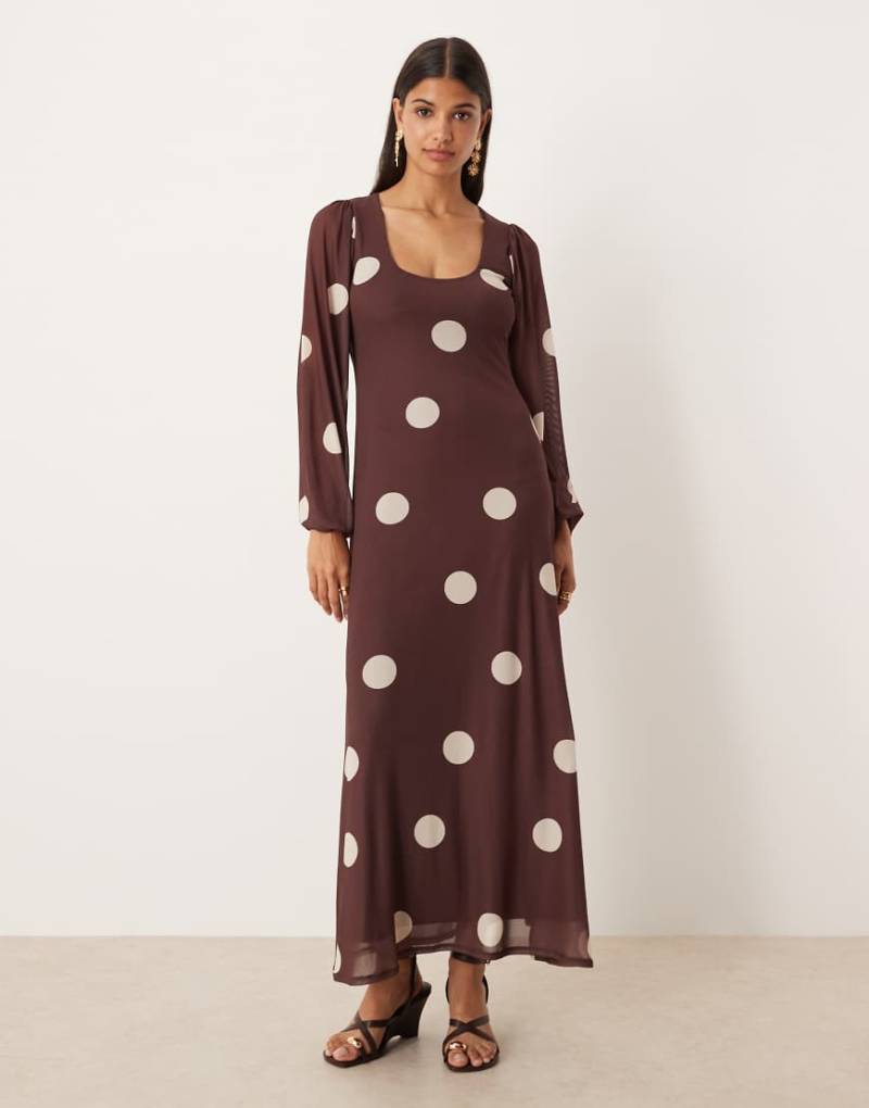 ASOS DESIGn - Maxikleid in Braun mit Ballonärmeln und Polka Dots-Bunt von ASOS DESIGN
