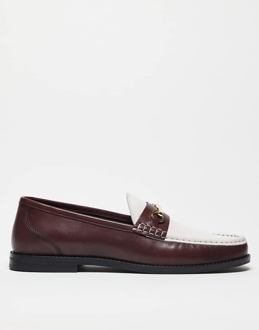 ASOS Design - Leder-Loafer in Burgunderrot und Weiß ASOS Design - Leder-Loafer in Burgunderrot und Weiß von ASOS DESIGN