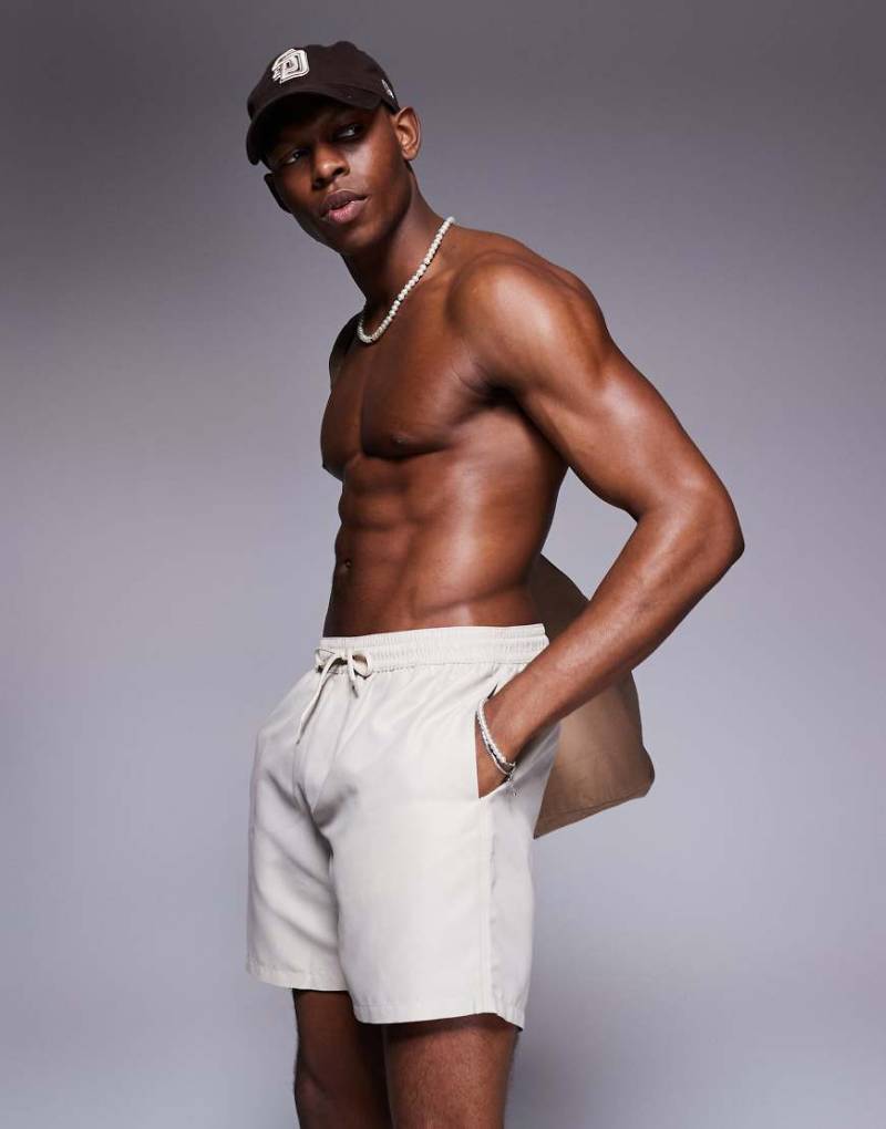 ASOS Design - Mittellange Badeshorts in hellem Steinbeige-Neutral von ASOS DESIGN