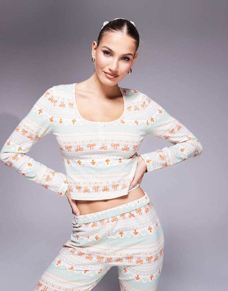 ASOS Design- Mix & Match - Langärmliges Pyjamaoberteil mit Norwegermuster und Scrunchie-Haargummi-Bunt von ASOS DESIGN
