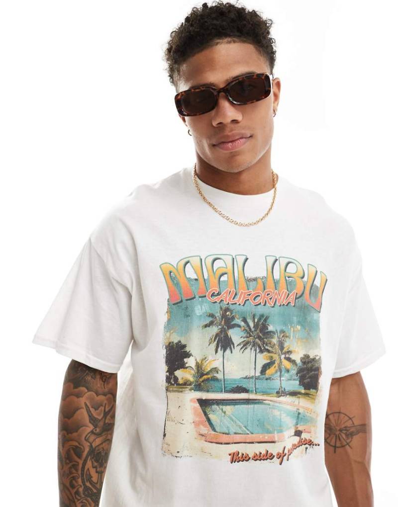 ASOS Design - Oversize-T-Shirt in Weiß mit Malibu-Print vorne von ASOS DESIGN